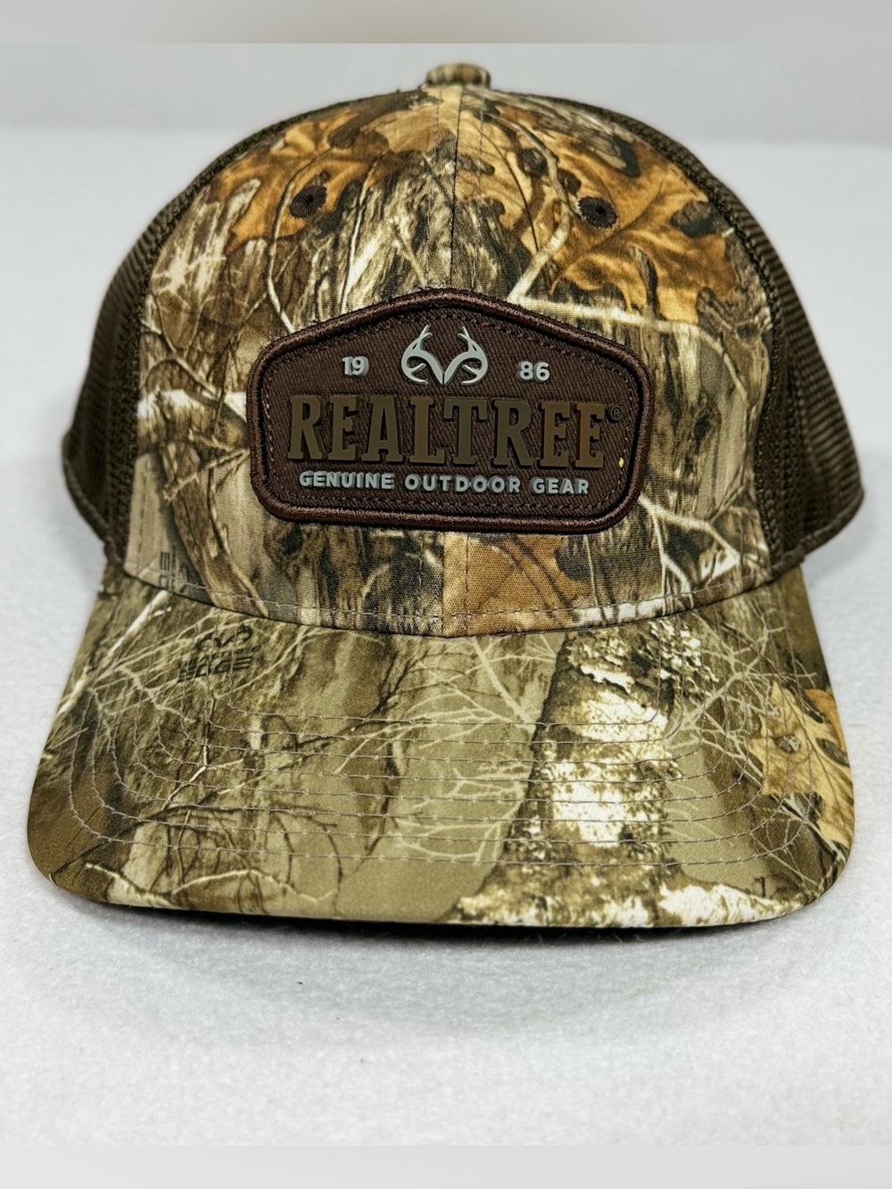 Realtree 1986 Genuine Outdoor Gear Camouflage Trucker Hat Cap Snap Back Hunting